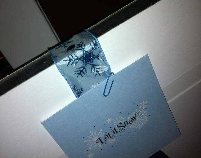 door Quick & easy way to display Christmas cards!